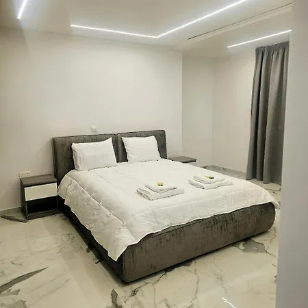 Deluxe Apartment Paphos Exterior photo